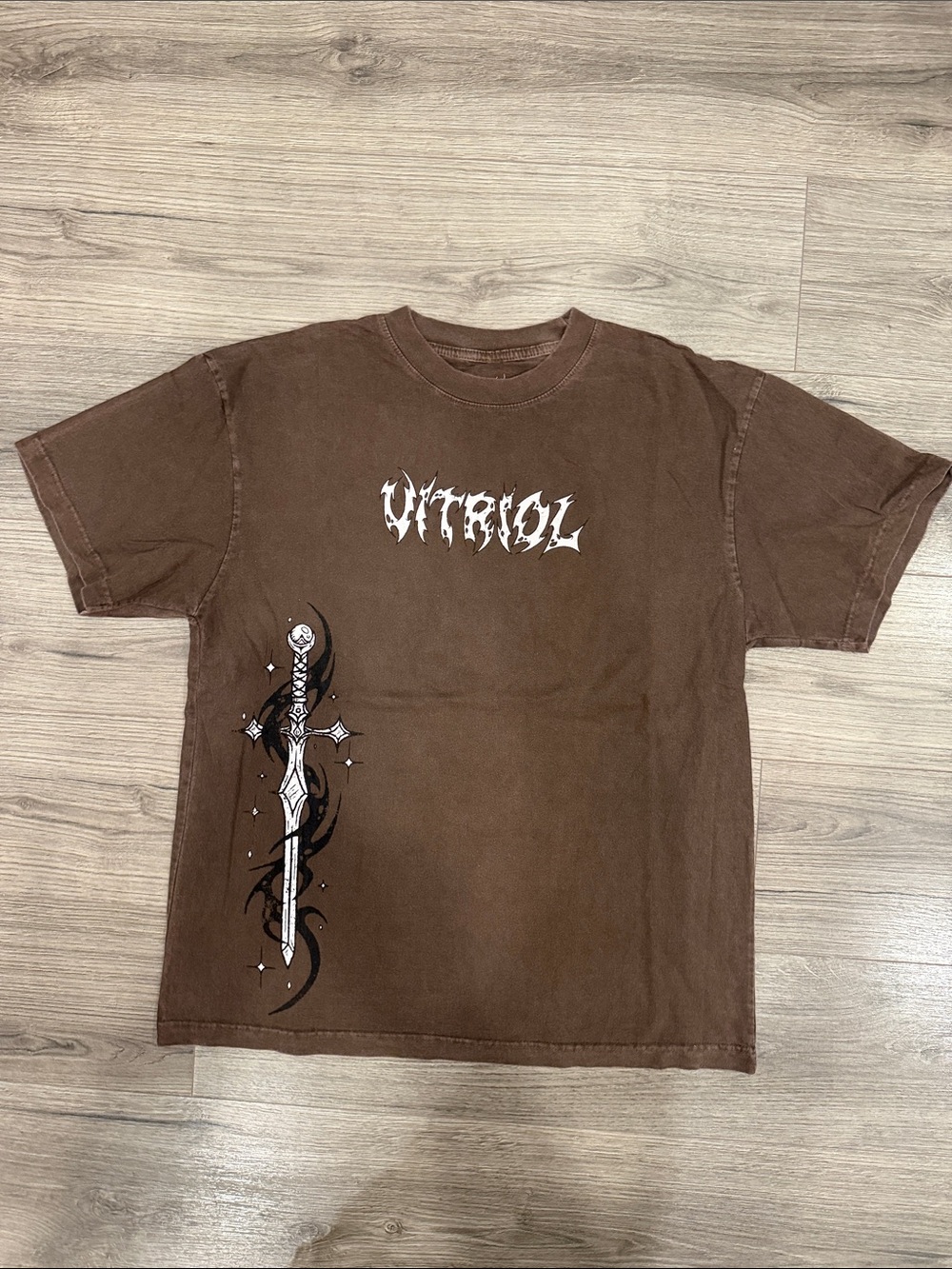 Vitriol Cyber Sword Brown Tee Men’s Size Large